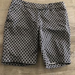 Classic short in women’s
